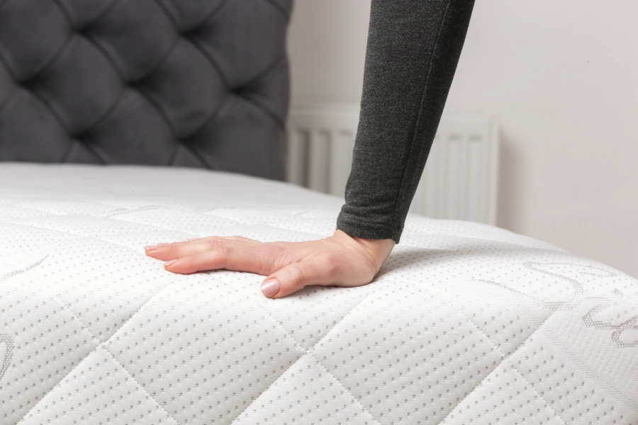 Cómo elegir colchón y somier según postura y problemas de espalda